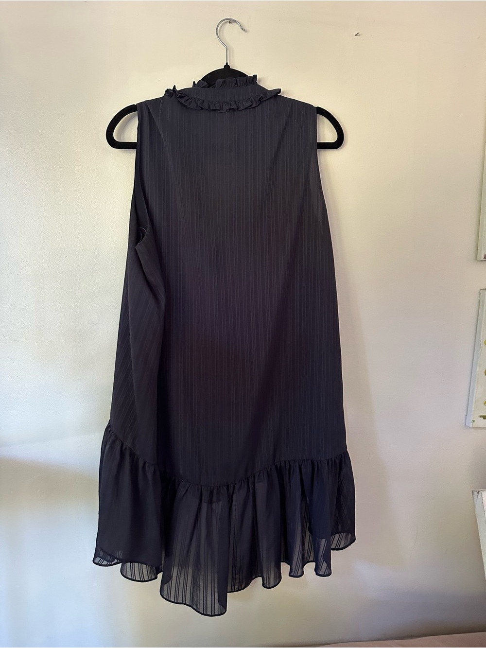 Sleeveless Ruffle-Trim top - Picture 5 of 5